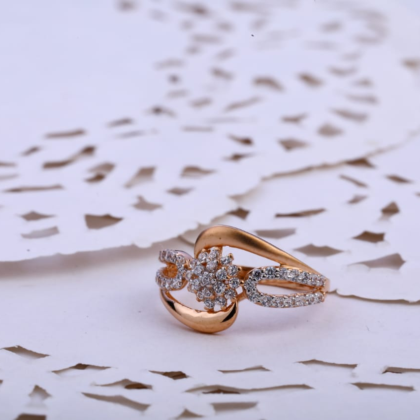 750 Rose Gold Ladies Stylish Ring RLR807