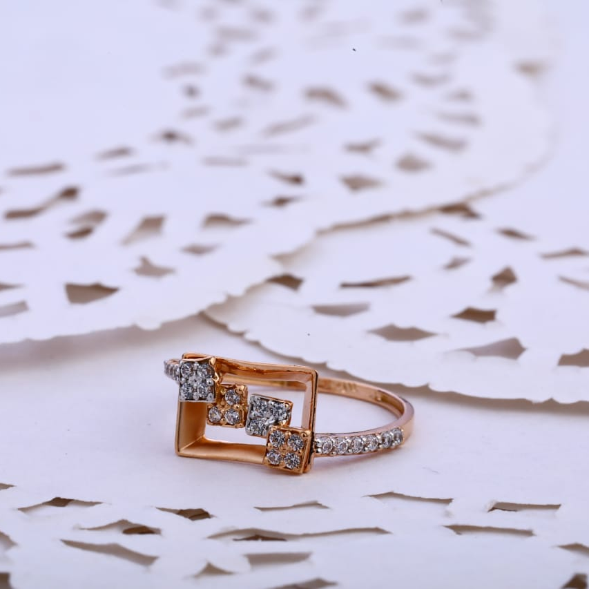 750 Rose Gold Ladies Gorgeous Ring RLR808