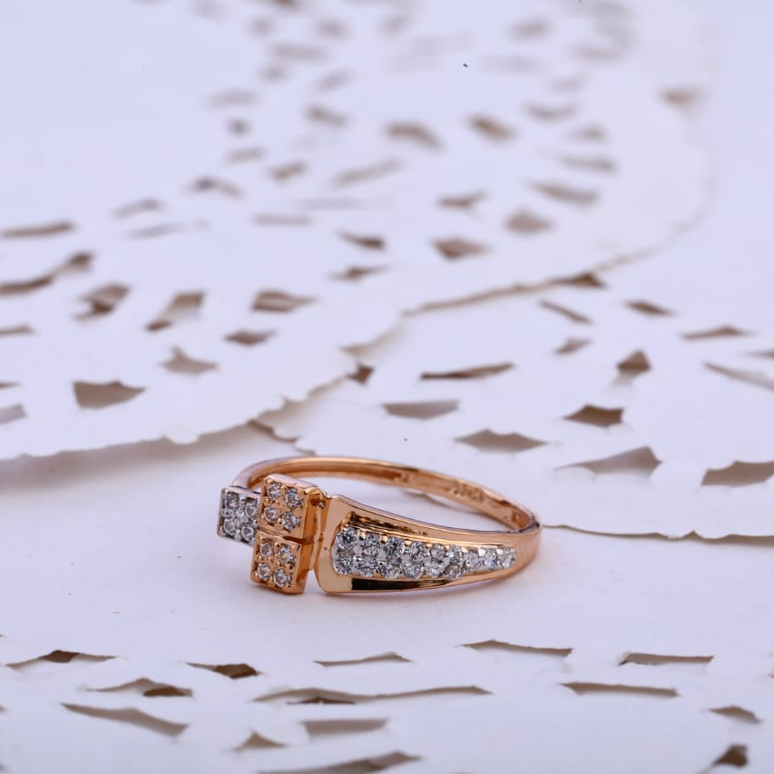 18KT Rose Gold Cz  Gorgeous Ladies Ring RLR809
