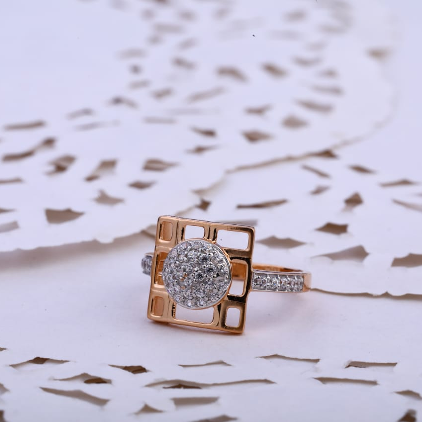 18KT Rose Gold Cz Exclusive Ladies Ring RLR810
