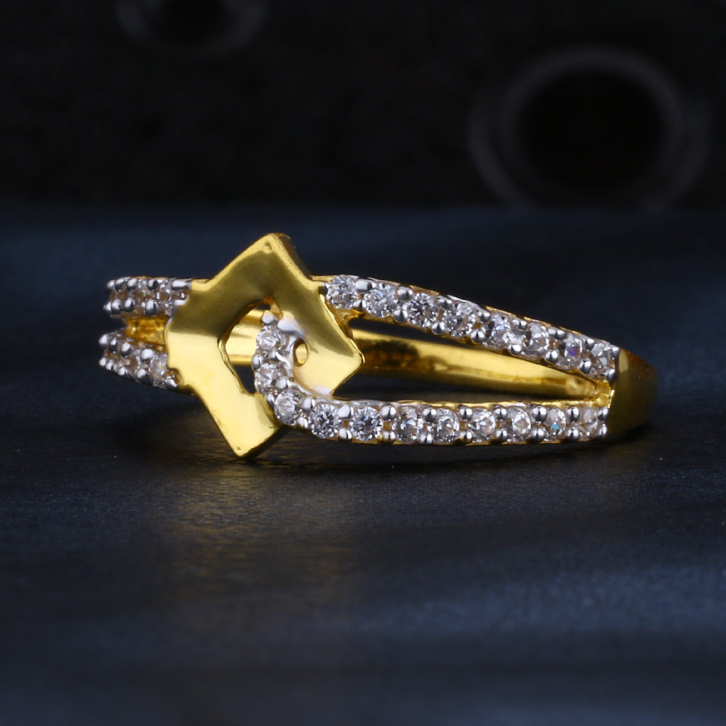 22CT Gold  Women's Gorgeous CZ Ring LR1453