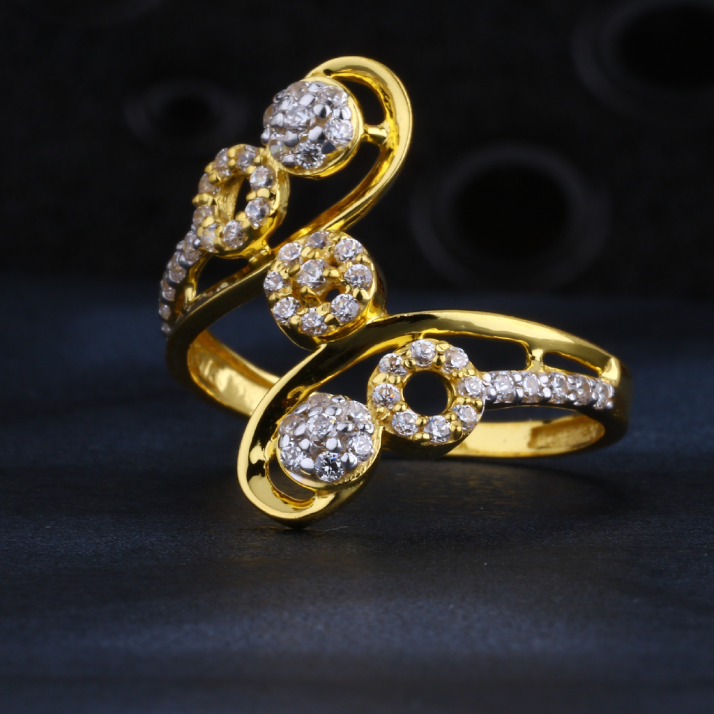 22KT CZ Hallmark Stylish Gold Ladies Ring LR1422