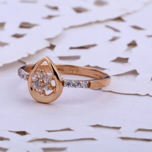 750 Rose Gold  Gorgeous CZ Ring RLR817