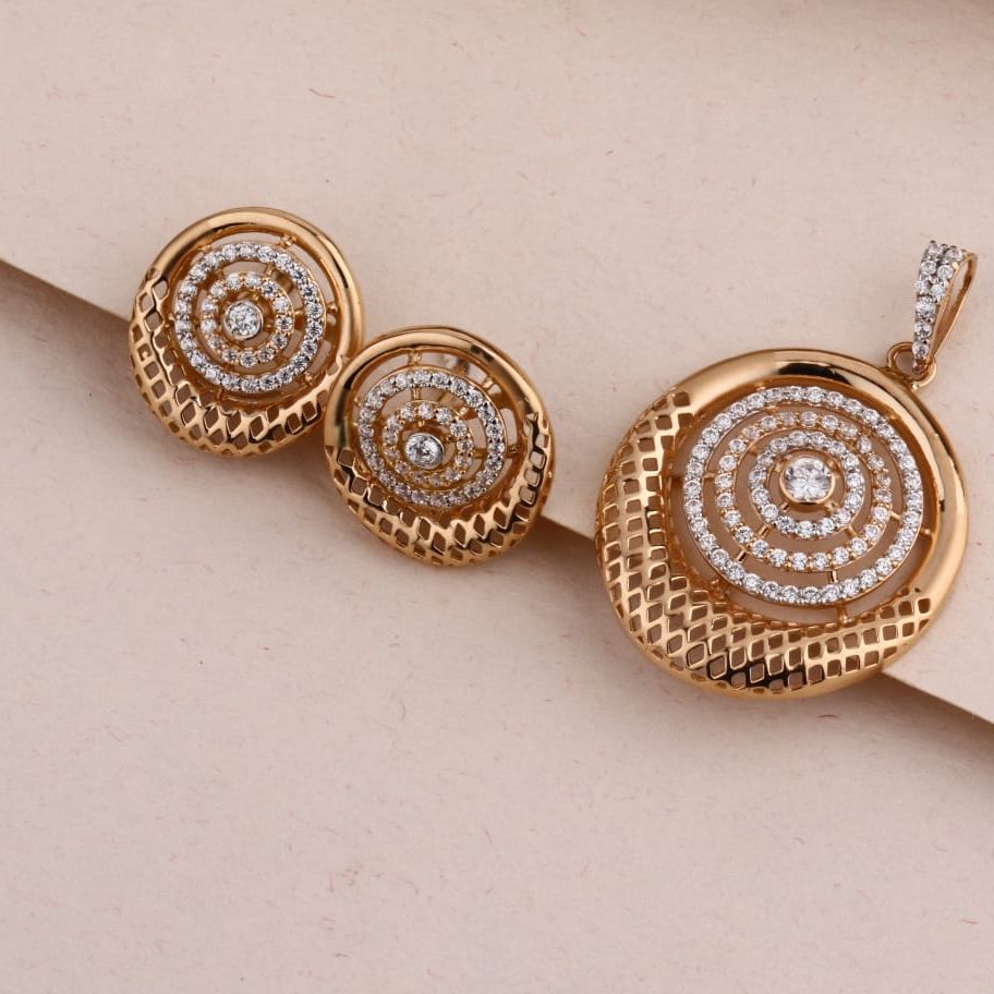 750 Rose Gold Stylish Pendant Set RPS184