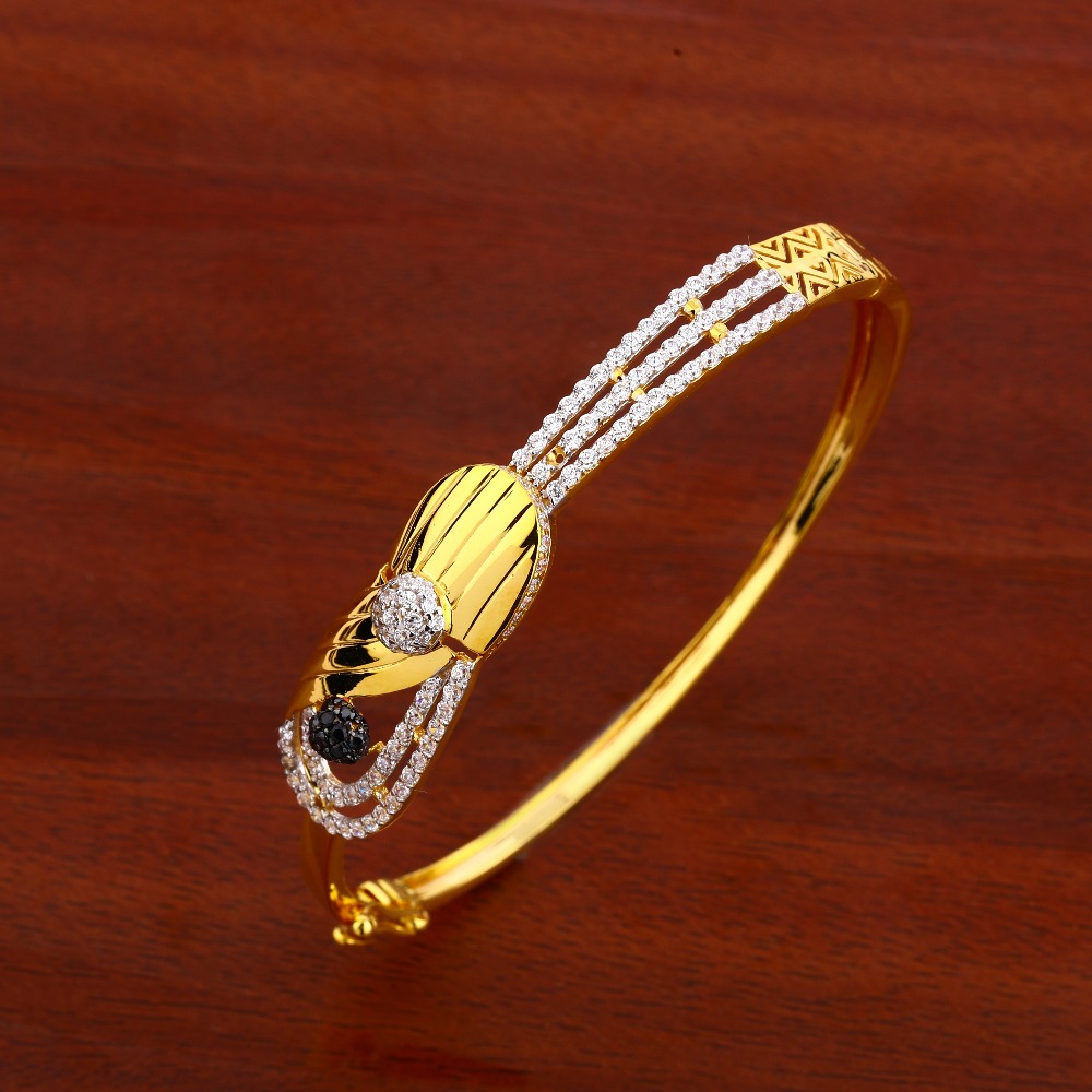 750 Gold hallmark Kada Bracelet LKB119