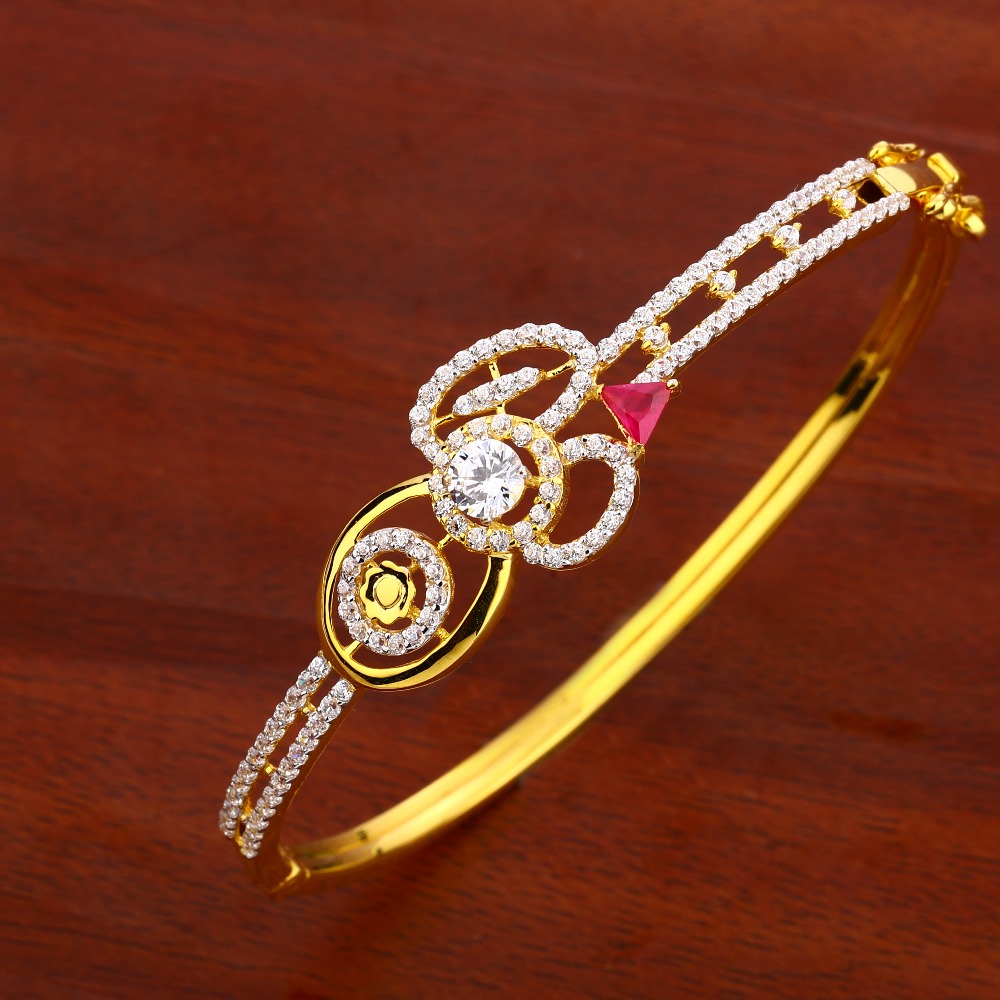 18KT Ladies Gold Stylish Hallmark Kada Bracelet LKB159