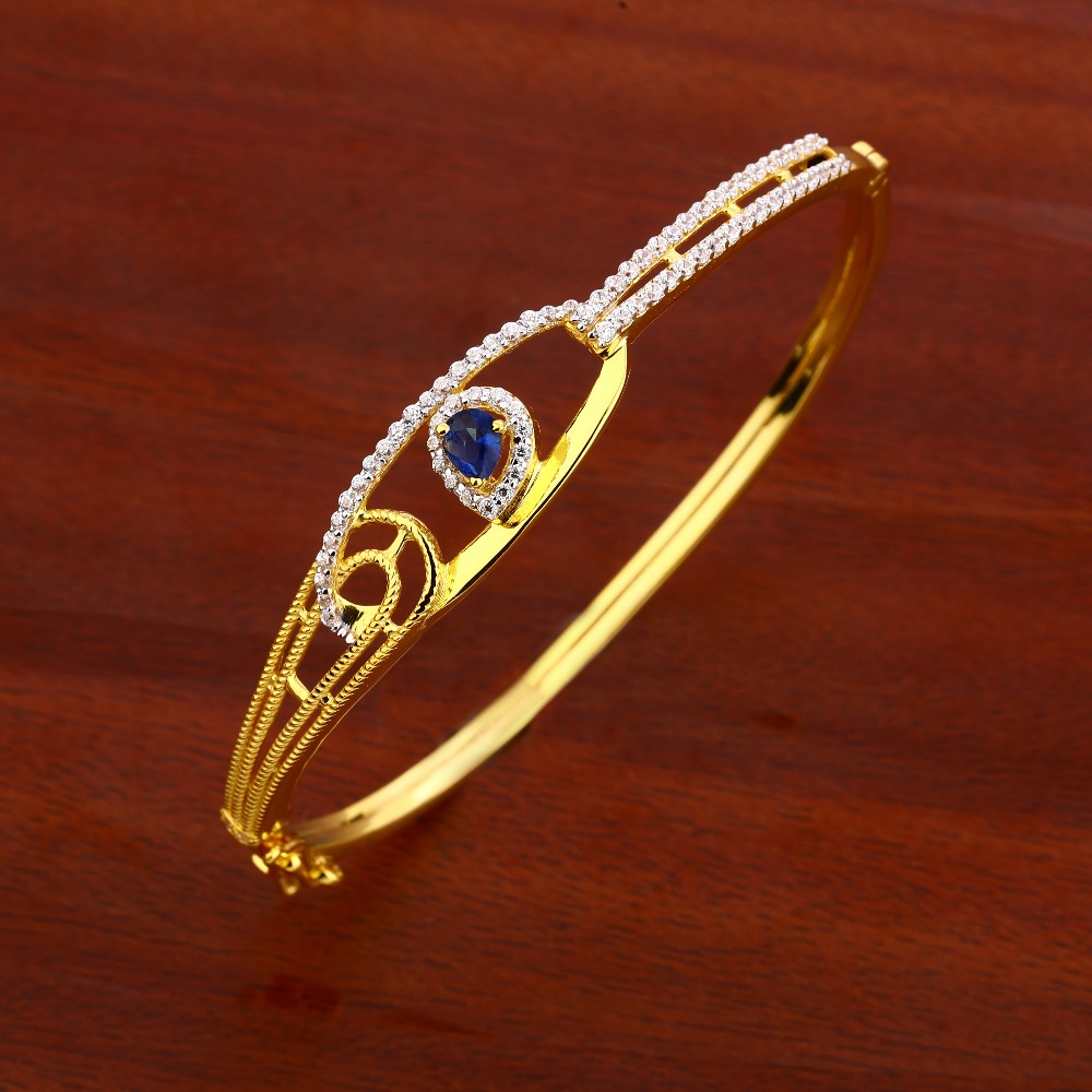18KT Ladies Gold Fancy Kada Bracelet LKB150