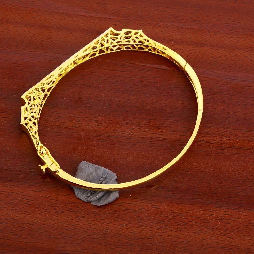 750 Gold Women's Fancy Hallmark Kada Bracelet LKB141 - Image 2