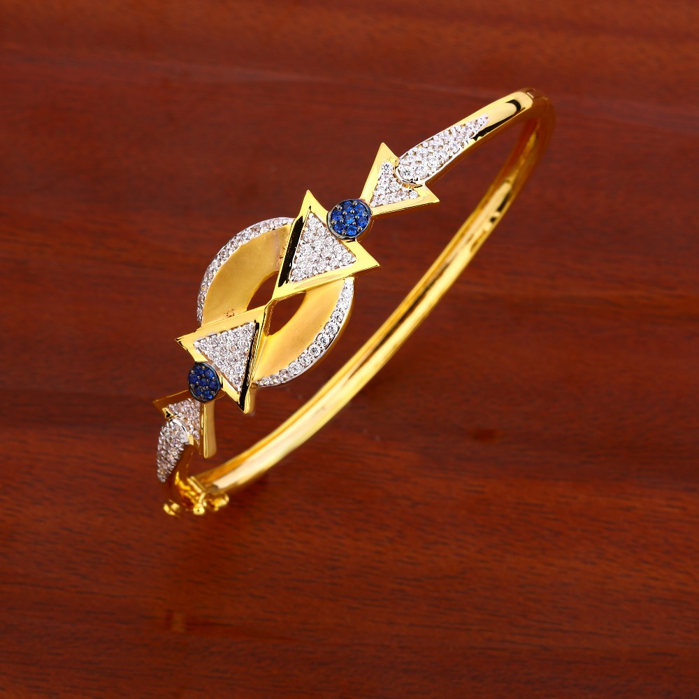 750 Gold Womens Designer Hallmark Kada Bracelet LKB137