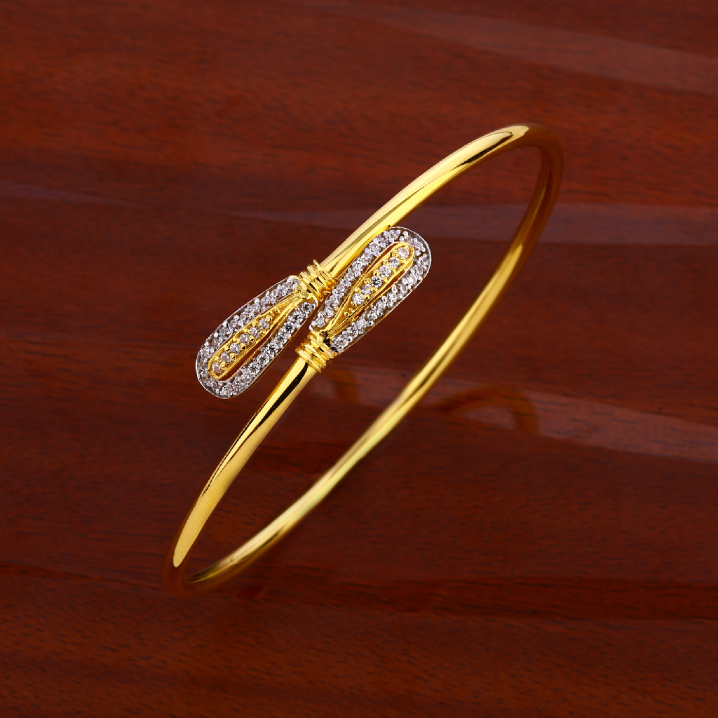 750 Gold Ladies Classic Kada Bracelet LKB174