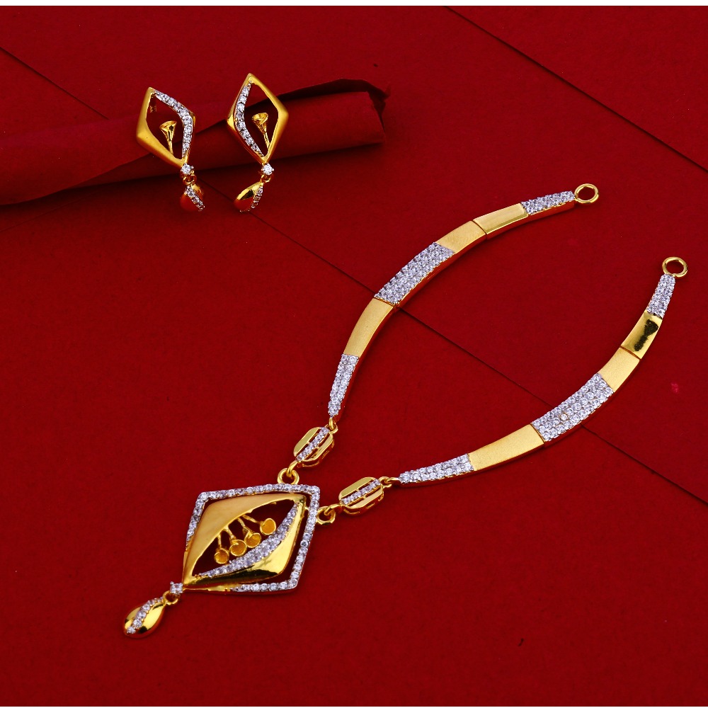 916  Gold CZ  Hallmark Classic Ladies Necklace Set LN75