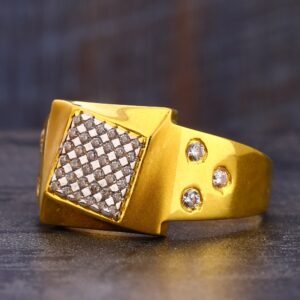 22CT Gold  Gorgeous Gentlemen's CZ Ring MR726