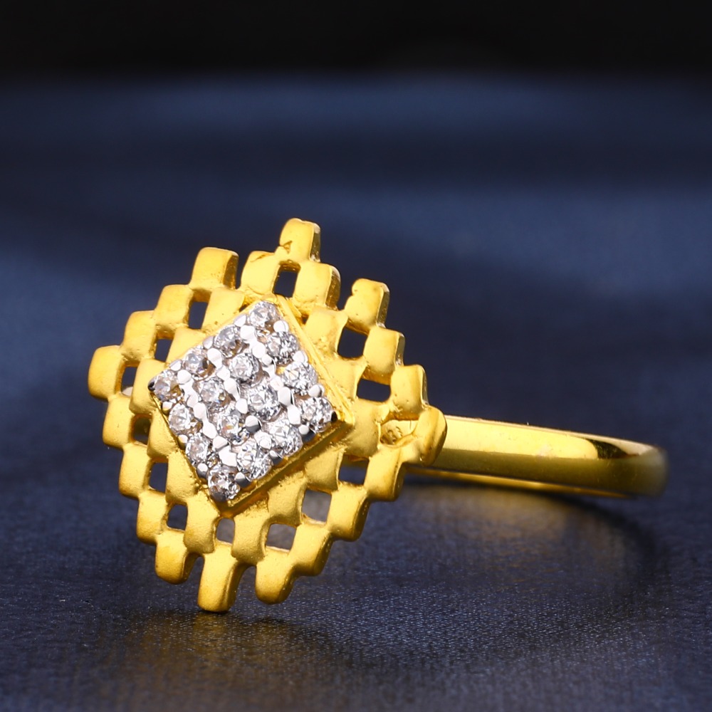 916 Gold Hallmark Delicate Ladies Ring LR450