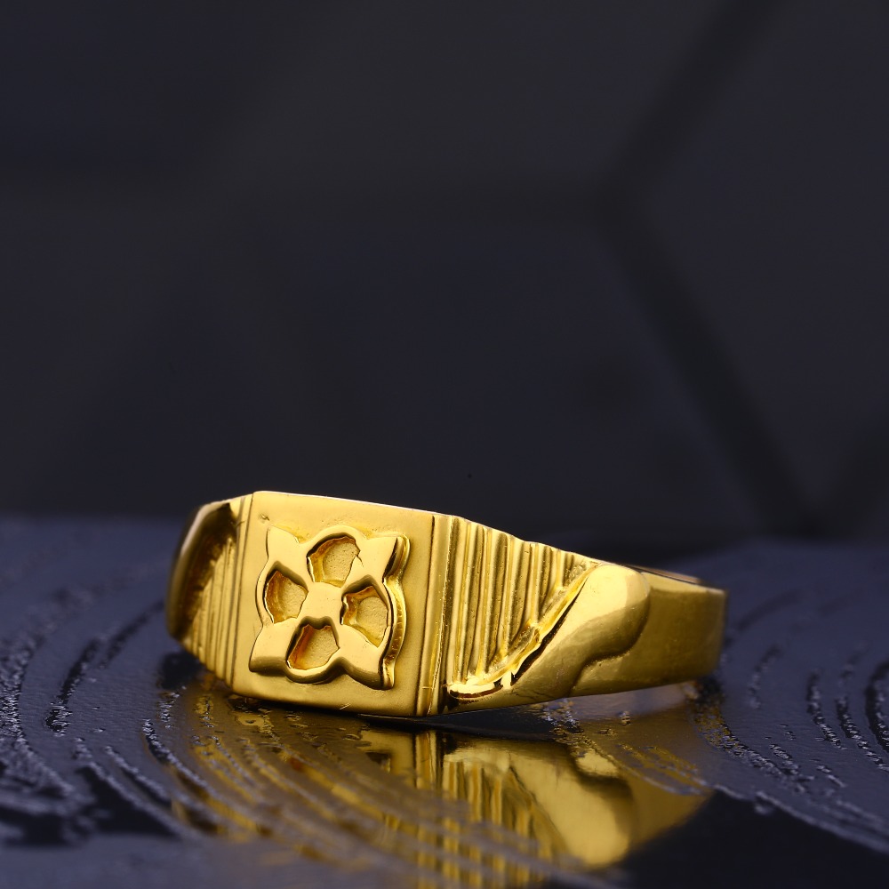 22kt gold hallmark delicate gentlemen's plain ring  mr743