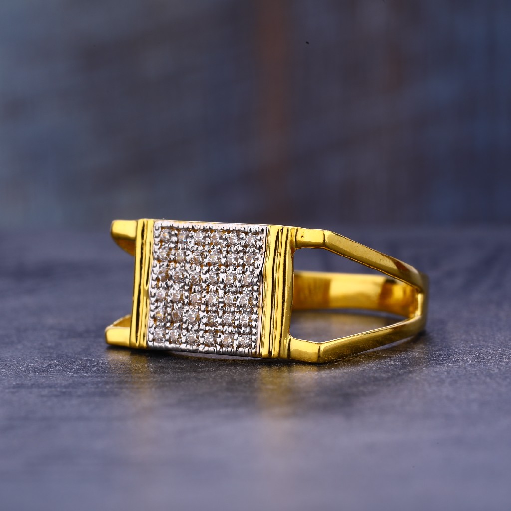 916 Gold Cz Fancy Men's  Ring MR661