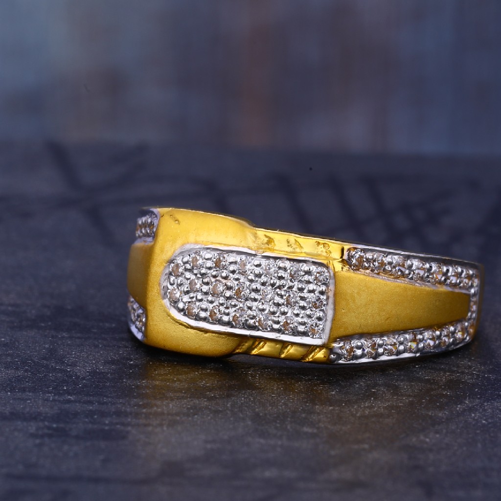 916 CZ Gold Exclusive  Gentlemen's Ring MR688