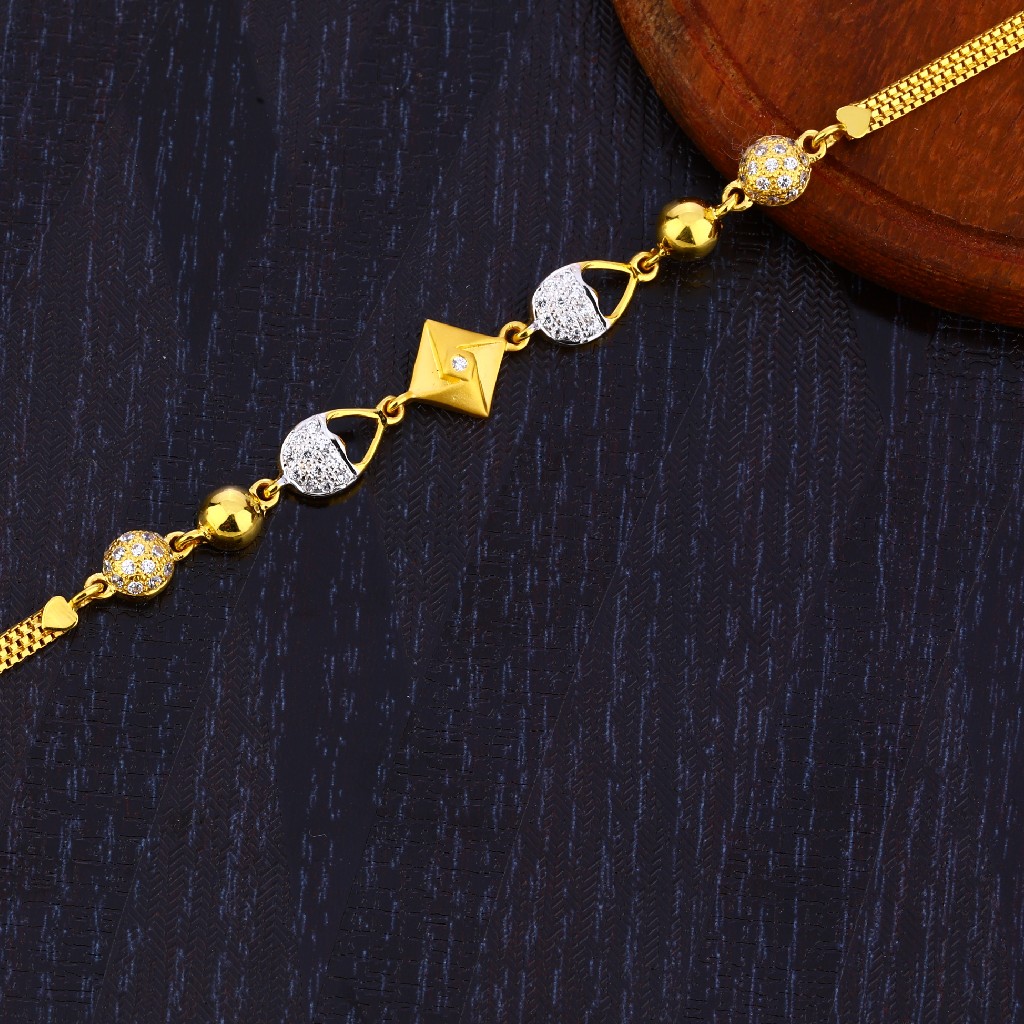 916 Gold Ladies Hallmark Gorgeous Bracelet LB338 - Image 2