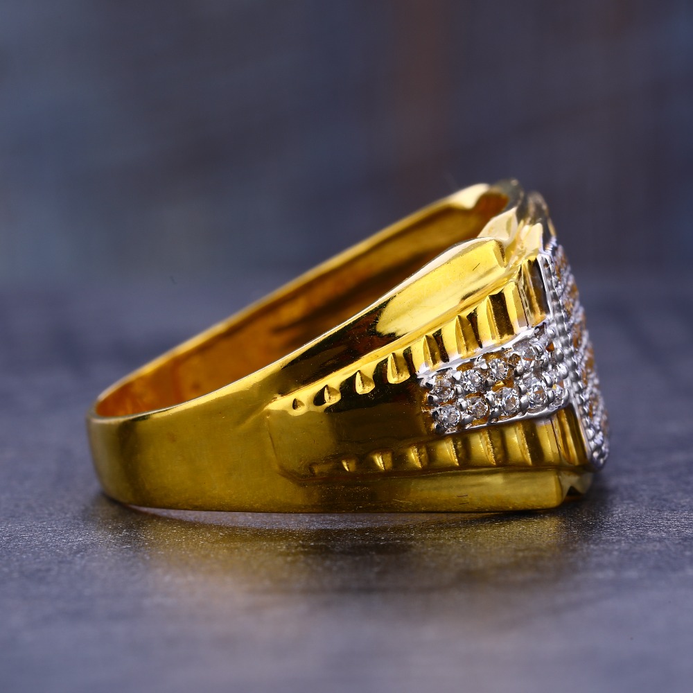 916 Gold Cz Diamond Delicate Hallmark Men's Ring MR656 - Image 3