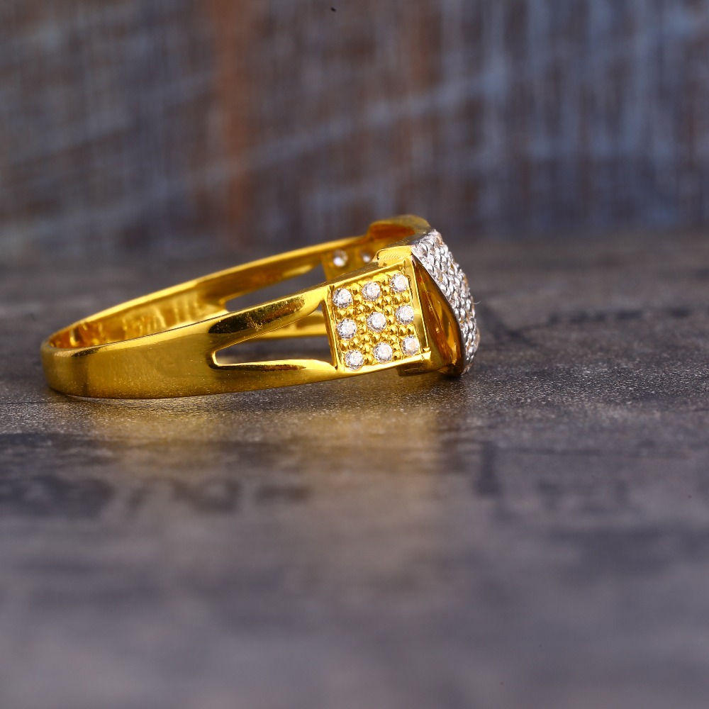 916 Gold Diamond Stylish Gentlemen's Ring MR598 - Image 3