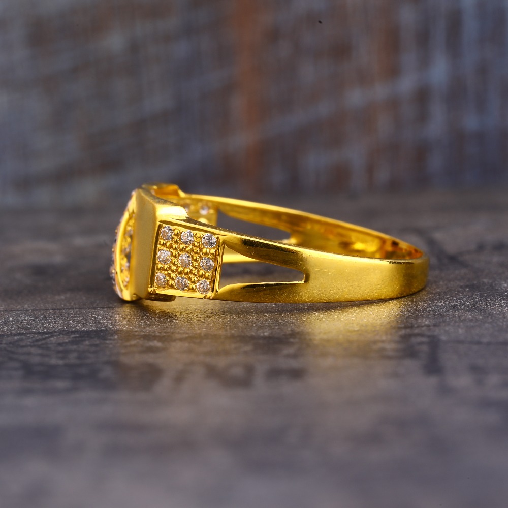 916 Gold Diamond Stylish Gentlemen's Ring MR598 - Image 2
