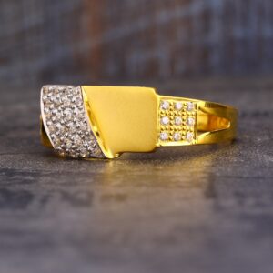 916  Gold Diamond Stylish Gentlemen's  Ring MR598