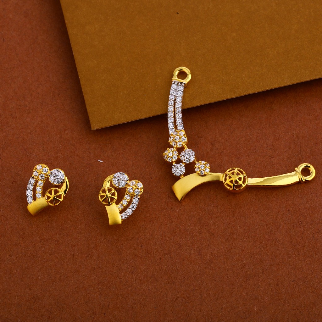 916 Gold  Mangalsutra Women's Stylish Pendant Set MP245