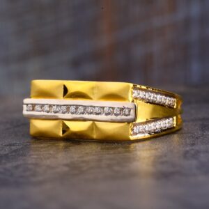 22CT CZ  Gold Hallmark Gorgeous Gentlemen's Ring MR580