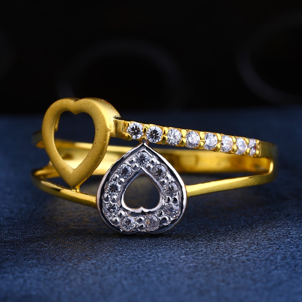 22kt Gold  Gorgeous Diamond Hallmark Women's Ring LR206