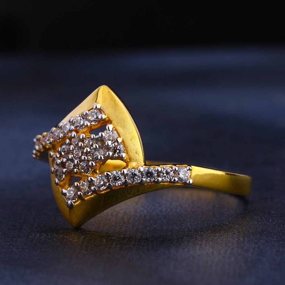 916 Gold  CZ Classic Ladies Ring LR364