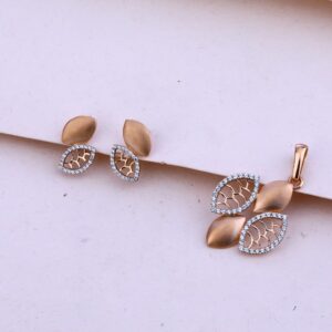 750 Rose Gold Designer Pendant Set RPS56