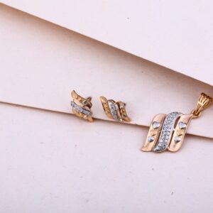 750 Rose Gold Stylish Pendant Set RPS112