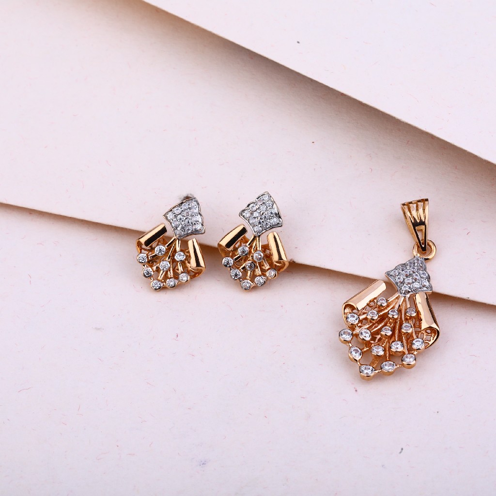 750 Rose Gold Fancy Pendant Set RPS113