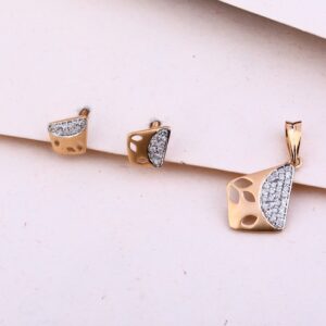 750 Rose Gold Triangle Pendant Set RPS117