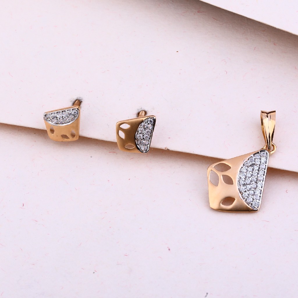 750 Rose Gold Triangle Pendant Set RPS117