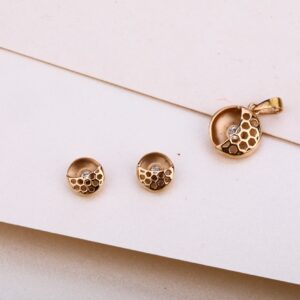 18CT Gold Designer Diamond Pendant Set RPS07