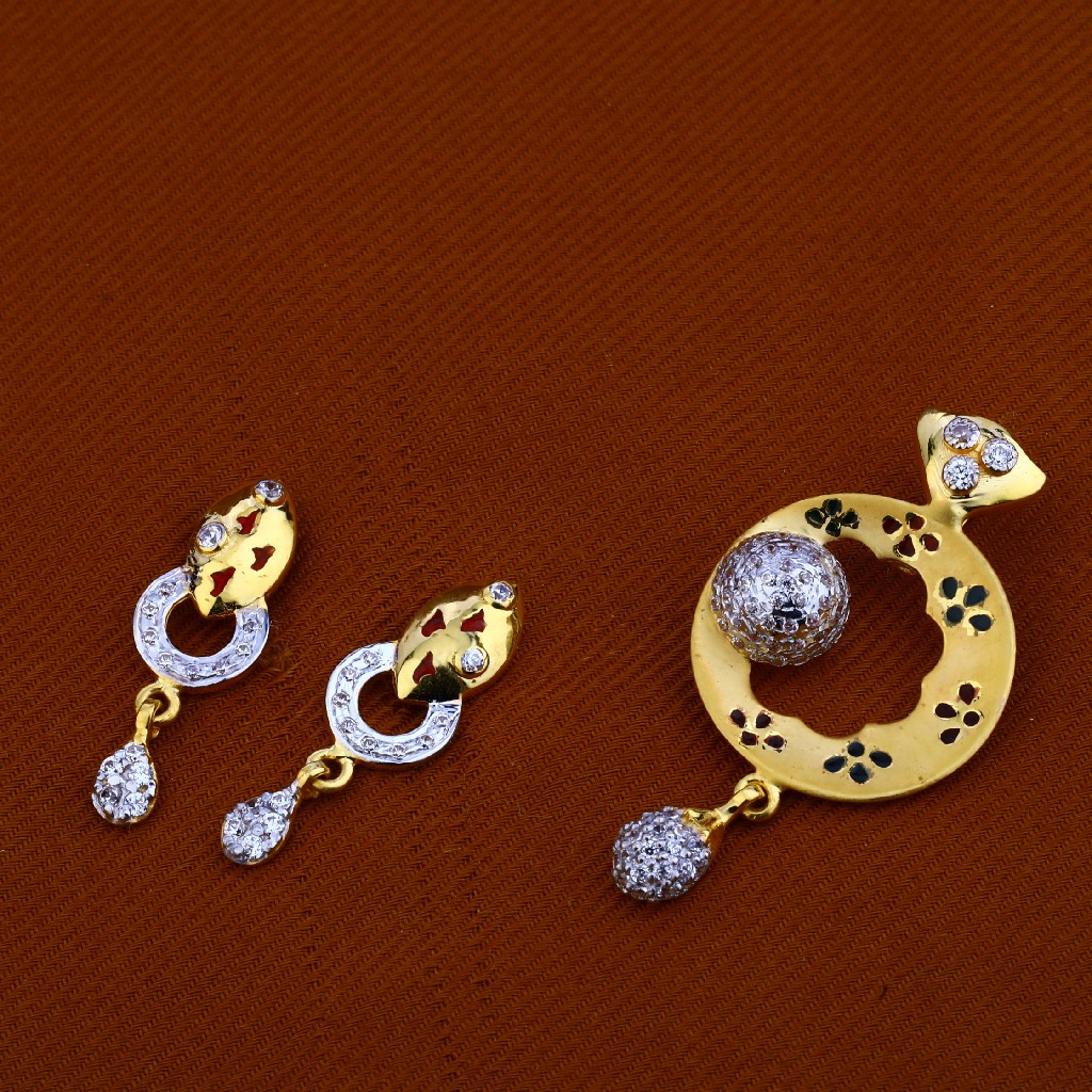 22ct Gold Ladies Hallmark Designer Pendant Set FPS74