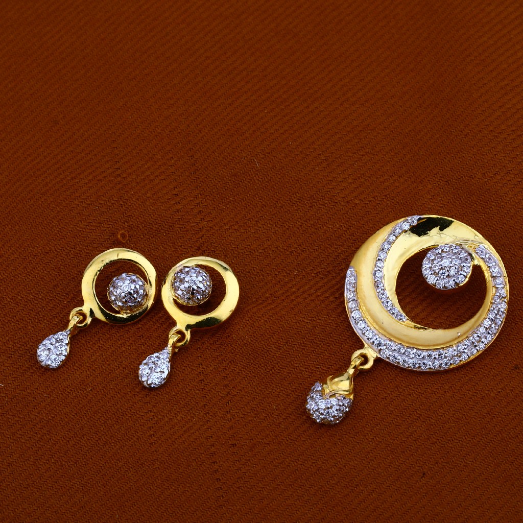 22Ct Gold Hallmark Designer Pendant Set FPS79