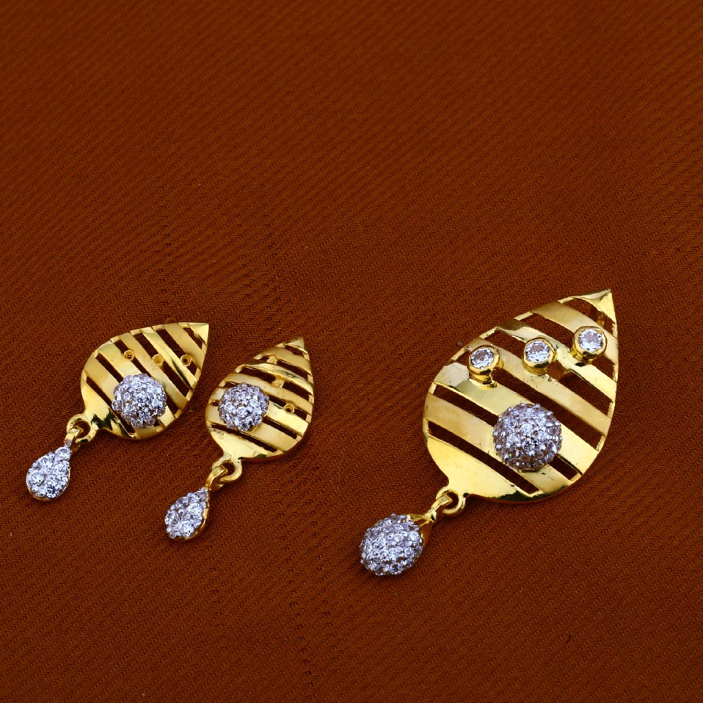 22Ct Gold Ladies Designer Pendant Set FPS84