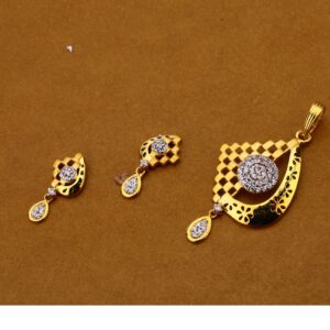 916 Gold Ladies Hallmark   Pendant Set FPS183