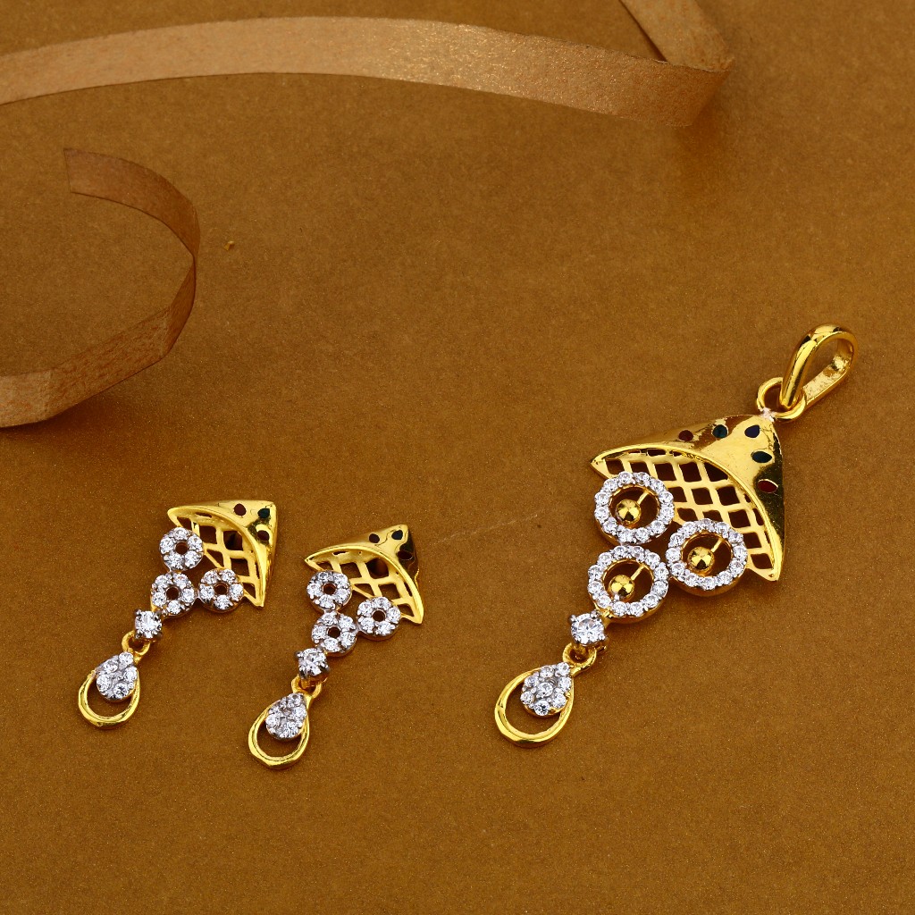 22Kt Gold Hallmark  Pendant Set FSP44
