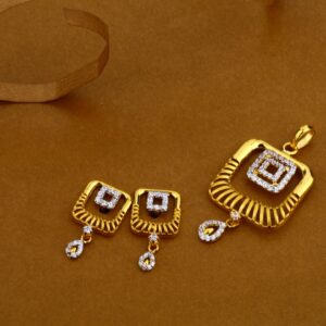 22Kt Gold Hallmark Fancy Ladies Pendant Set FSP52