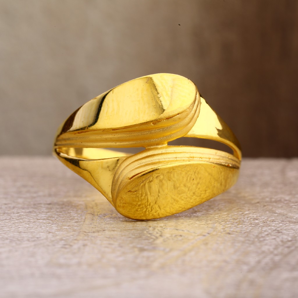 22Kt Gold Women's Plain Ring LPR260