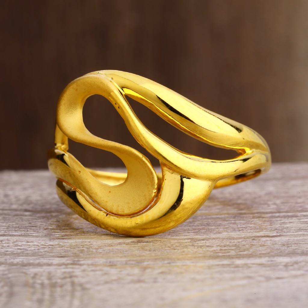 916 Gold  Women's Exclusive Plain Ring LPR244