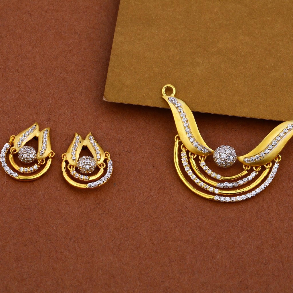 916 Gold Cz Fancy Pendant MP17