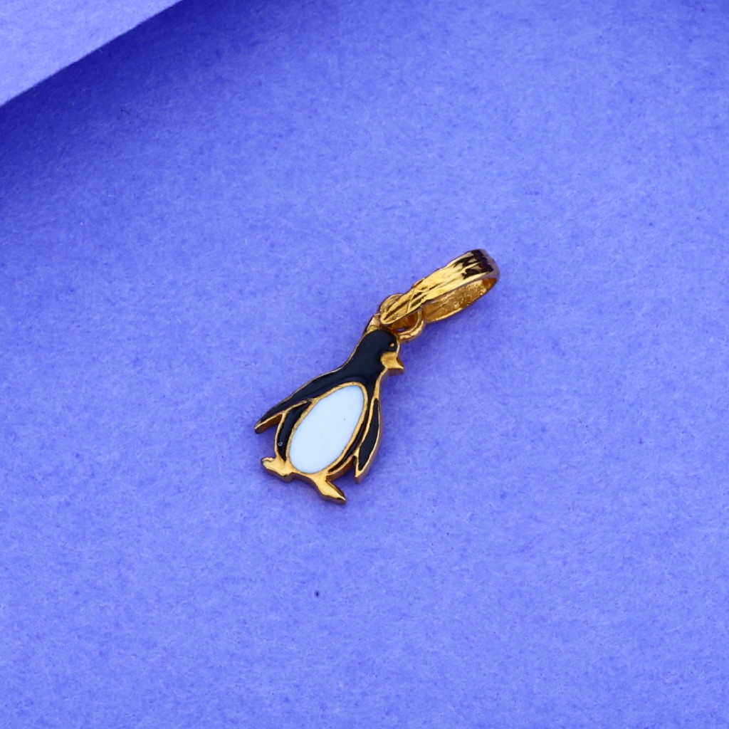 916 Exclusive Penguin Design Pendant KP15
