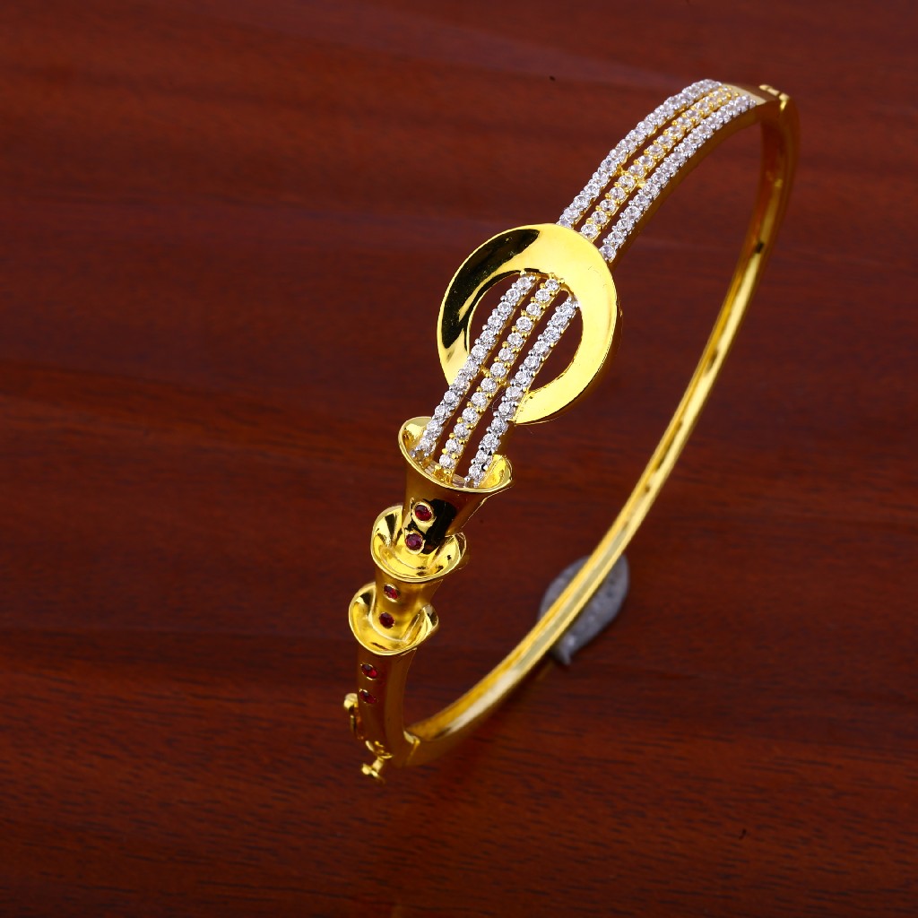 750 Gold Cz Designer Braclet LKB79
