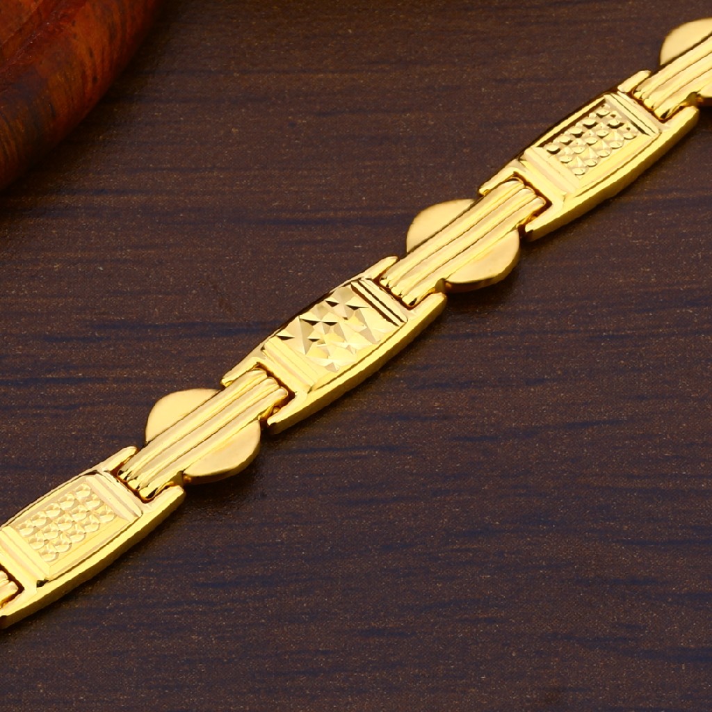 916 Gold Exclusive Designer Bracelet MPB194 - Image 2