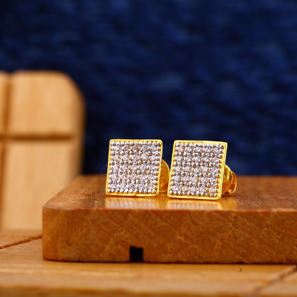 916 Gold Classic Mens Earring ME10