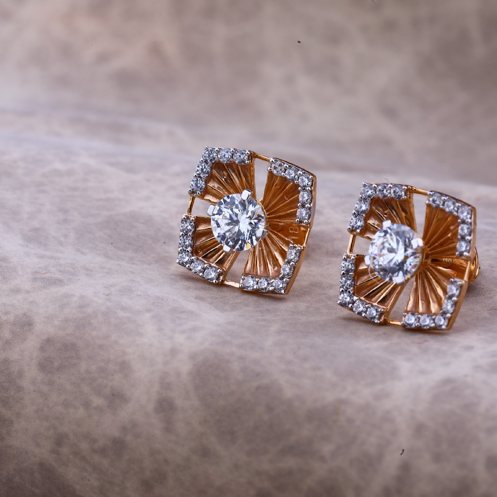 750 Exclusive Fancy Rose Gold Earring RE53