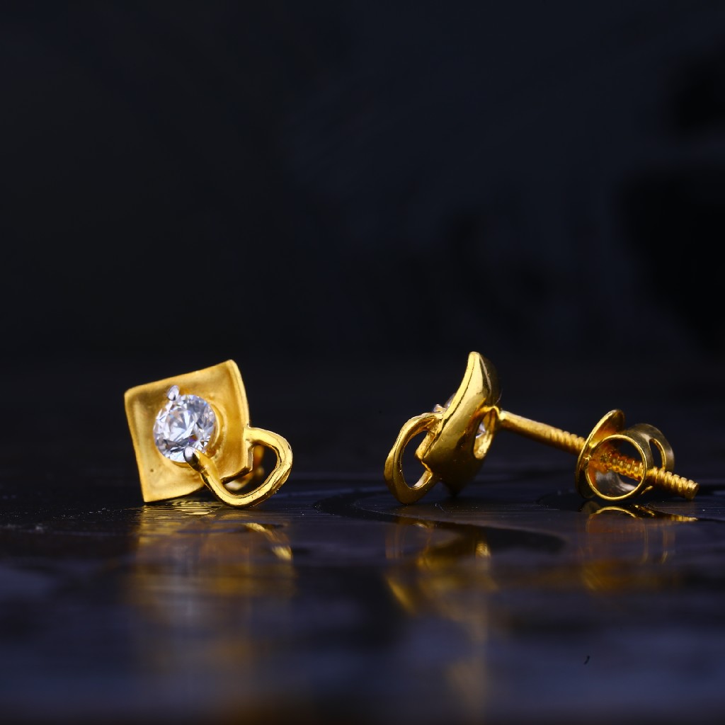 916 Gold Designer Earring Of Solitare LSE59
